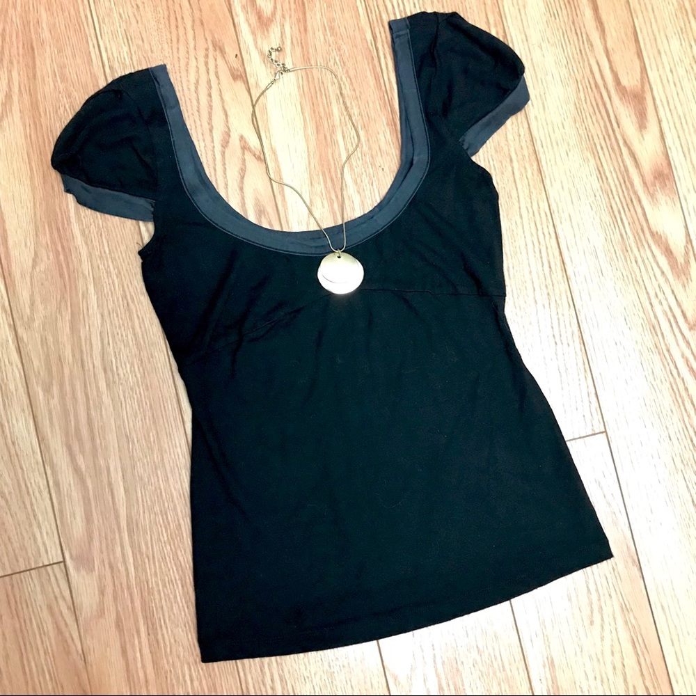 Bebe Black Cap Sleeve Low Scoop Neck Rayon Top